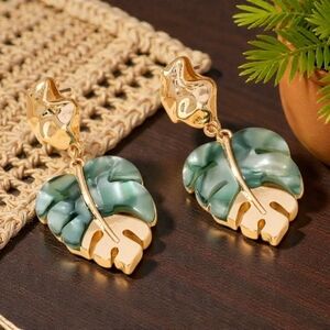 WHBM Earthy GoldPlated and Green Resin Palm Leaf Drop Earrings NWOT